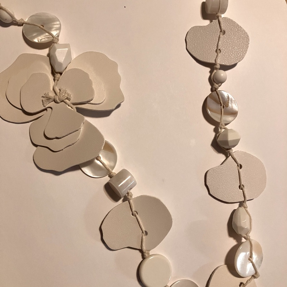 Paparazzi Necklace 21.5 in long